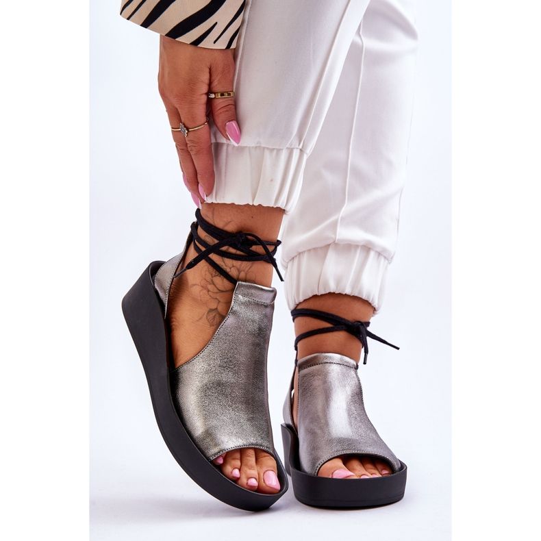 Sandali con Zeppa in Pelle Nicole 2743/063 Argento-Nero 1