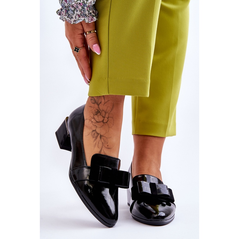 Vinceza Décolleté alla moda in pelle verniciata con fiocco decorativo Shira nero 1