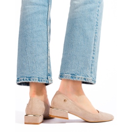 Ballerine con tacco basso in camoscio beige da donna di Vinceza 1