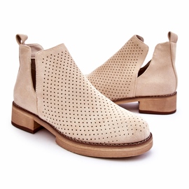 Stivali traforati in pelle scamosciata su tacco piatto, Beige 1