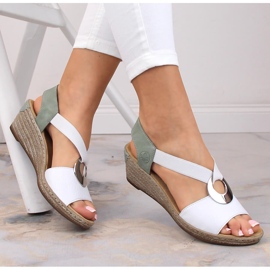 Comodi sandali con zeppa da donna Rieker 624H6-80 bianca 1