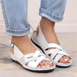 Sandali piatti da donna in pelle bianca T.Sokolski L22-521 1