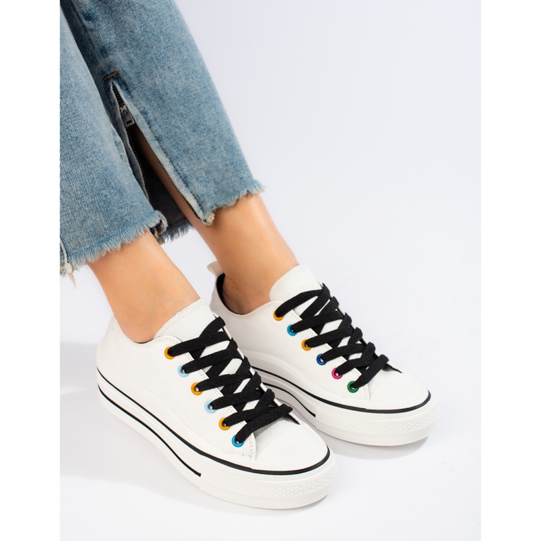 Sneakers da donna sulla piattaforma Shelovet bianca 1