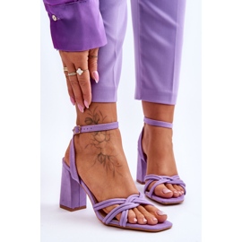 Sandali classici con tacco alto in pelle scamosciata Viola Bernett 1