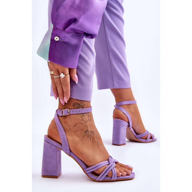 Sandali classici con tacco alto in pelle scamosciata Viola Bernett 2