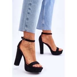 Comodi sandali in pelle scamosciata su un tacco alto Black Essence nero 2