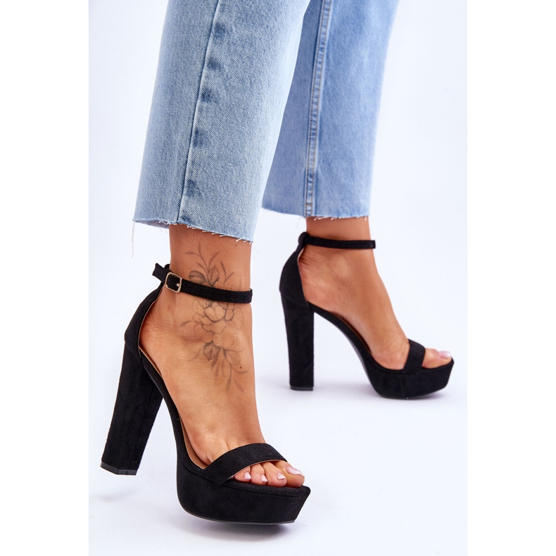 Comodi sandali in pelle scamosciata su un tacco alto Black Essence nero 2