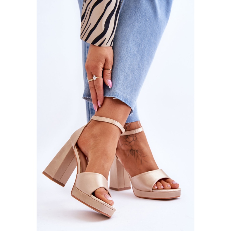 Sandali in raso su tacchi grossi Beige Eternity 2