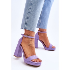 Sandali alla moda in camoscio con tacco quadrato in merila viola 2