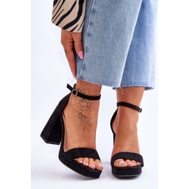 Sandali alla moda in camoscio con tacco quadrato, merila nero 1