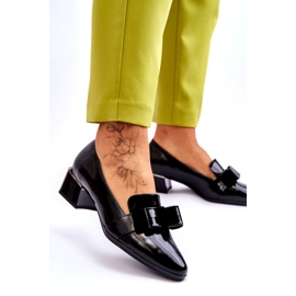 Vinceza Décolleté alla moda in pelle verniciata con fiocco decorativo Shira nero 2