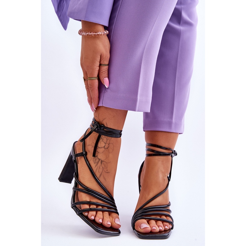 Sandali alla moda Tessoro con tacco nero 1