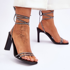 Eleganti sandali Nessy neri legati con strass nero 2