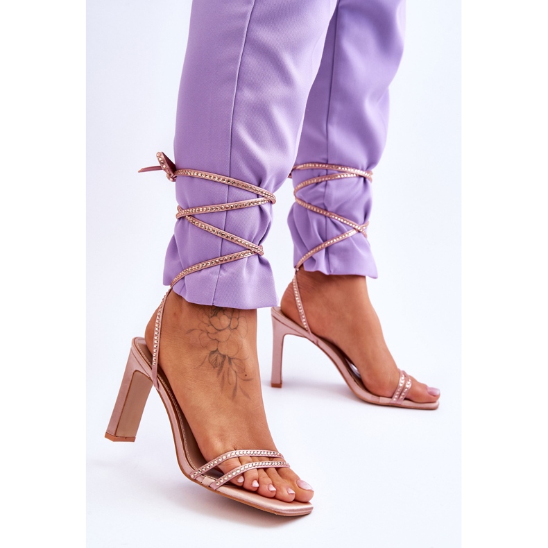 Eleganti sandali allacciati con strass Nude Nessy beige 2