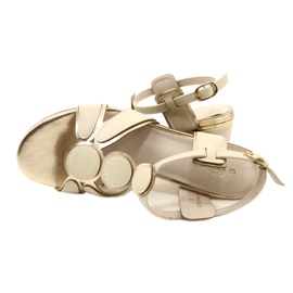 Evento Sandali femminili con una tomaia decorativa 23SD35-5575 beige-gold 6
