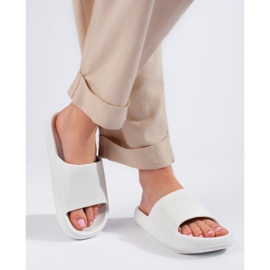 Berretti bianchi da donna Shelovet bianca 1