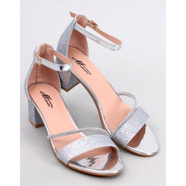 Altidore Sandali argento con tacco basso 1