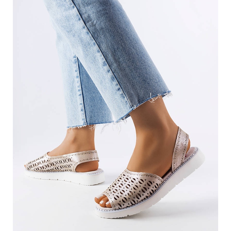 Sandali traforati in argento piovoso 2