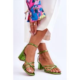 Sandali Felisa verde alla moda con tacco alto 2
