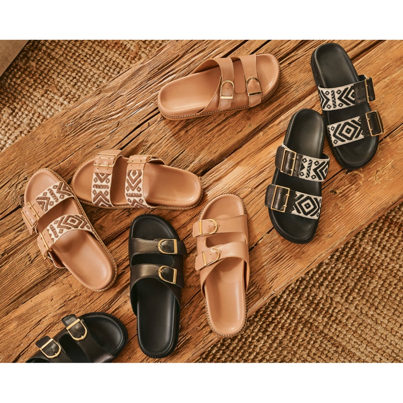 Marco Shoes Pantofole con fibbie beige 1