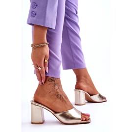 Infradito classiche in pelle da donna color oro metallizzato d'oro 3