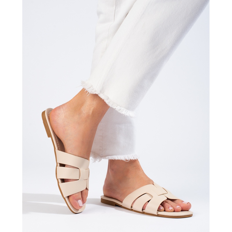 Classiche pantofole da donna beige Shelovet 1