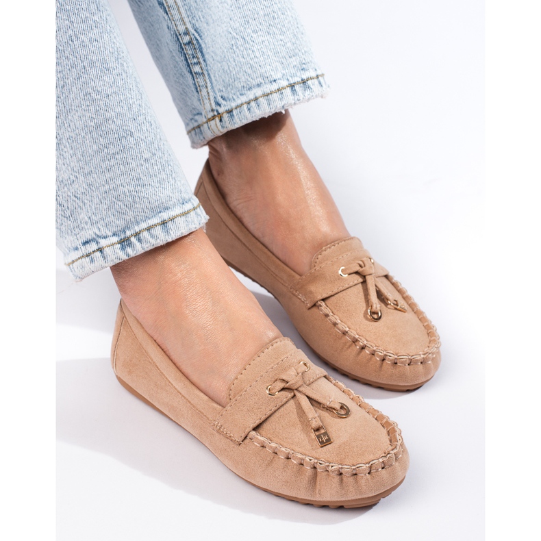 Mocassini da donna in camoscio beige di Shelovet 1