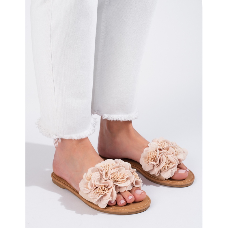 Pantofole da donna beige con fiori Shelovet 2