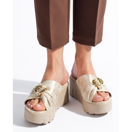 Pantofole con zeppa Shelovet da donna color oro d'oro 1
