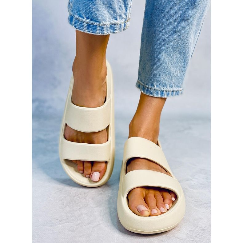 Boddie Sandali in gomma beige 1