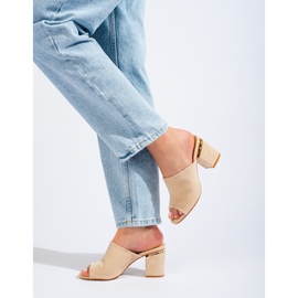 Mules Vinceza beige sul palo 2