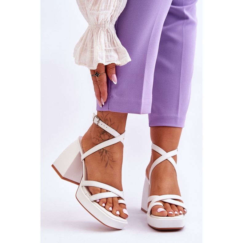 FS1 Tacchi alti alla moda rosa segreta bianca e sandali con plateau bianco 1