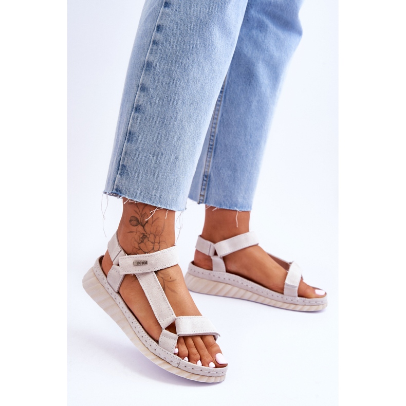 Sandali in pelle scamosciata con velcro Big Star LL276014 beige 2