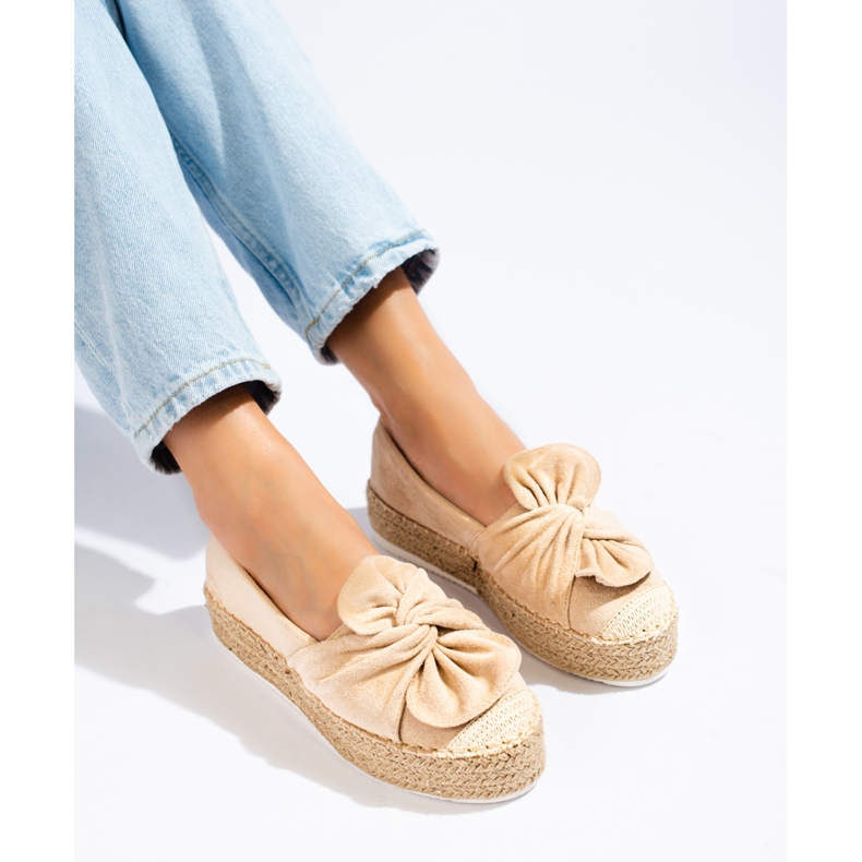 Espadrillas in camoscio sulla piattaforma con un fiocco Shelovet beige 2