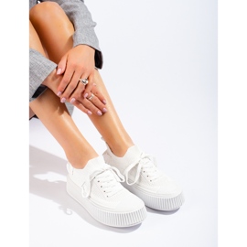 Sneaker traforate bianche sulla piattaforma Shelovet bianco 2