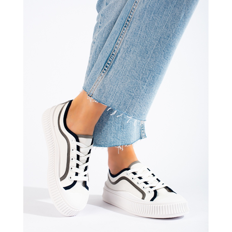 Sneakers basse da donna con plateau Shelovet bianche bianca 1