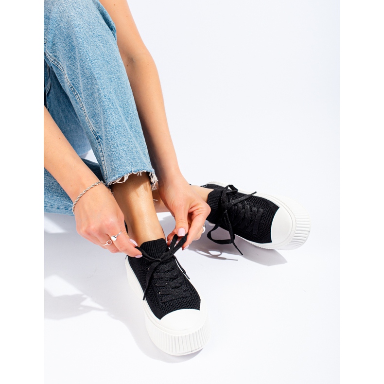 Sneakers nere con plateau traforato di Shelovet nero 1