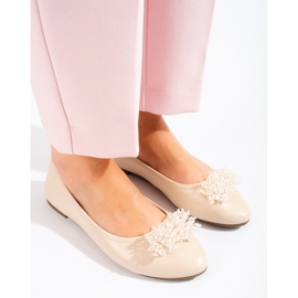 W. Potocki Ballerine da donna beige con decorazione di perle di Potocki 1